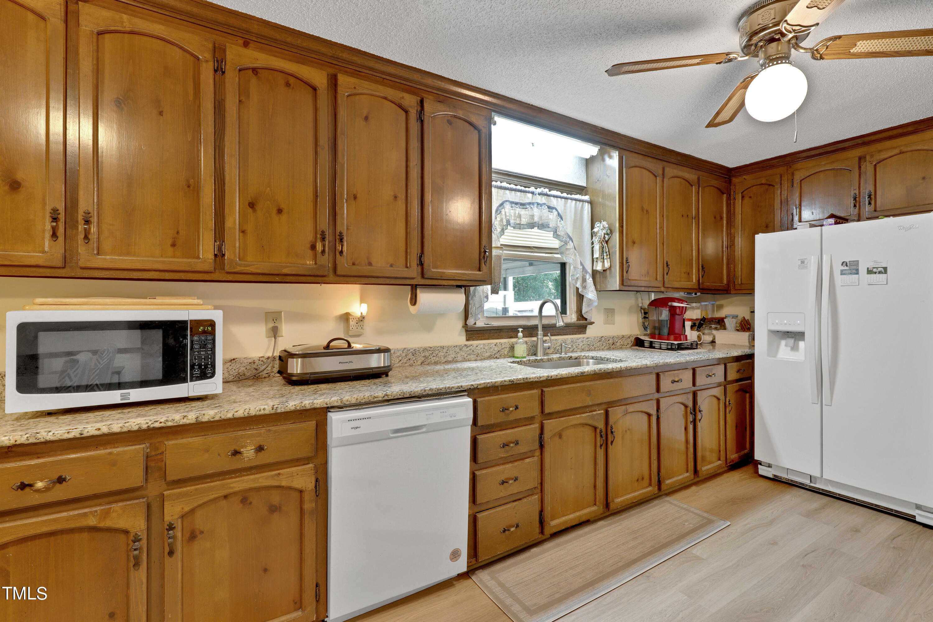 1808 Little Devine Road Selma, NC 27576 - Photo 9 of 44 12