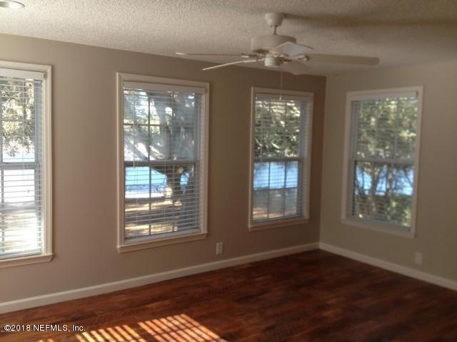 6566 Brooklyn Bay Road Keystone Heights, FL 32656 - Photo 27 of 37 Window Wall