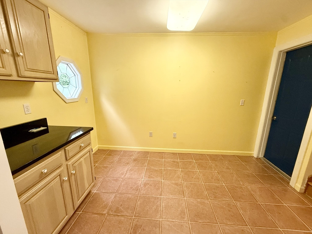 27 Westbrook Road Northborough, MA 01532 - Photo 4 of 19