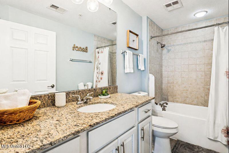 2228 Beach Drive, Unit 604 Gulfport, MS 39507 - Photo 11 of 17 b4282409-776b-40a3-9646-a5904b3e0f21-md