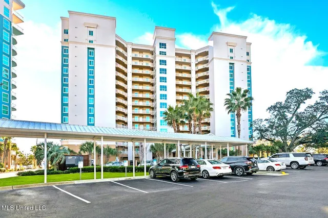 $329,000 | 2228 Beach Drive, Unit 604, Gulfport, MS 39507