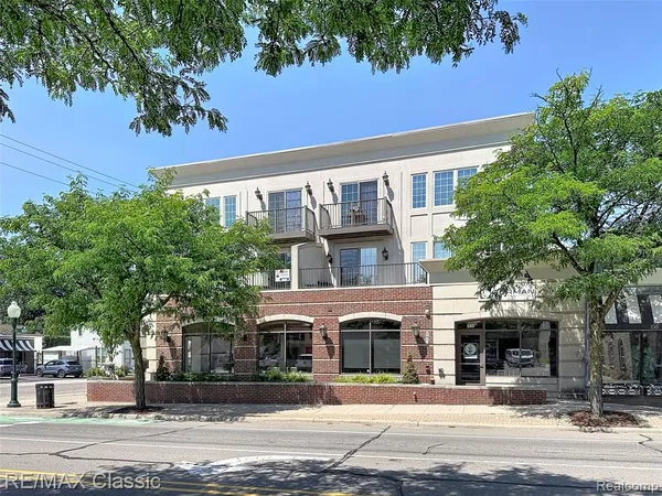 $3,900 | 588 South Main Street, Plymouth, MI 48170