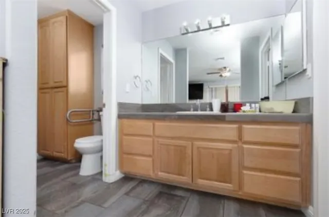 $5,000 | 440 Probst Way, Las Vegas, NV 89110