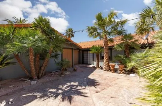 $5,000 | 440 Probst Way, Las Vegas, NV 89110