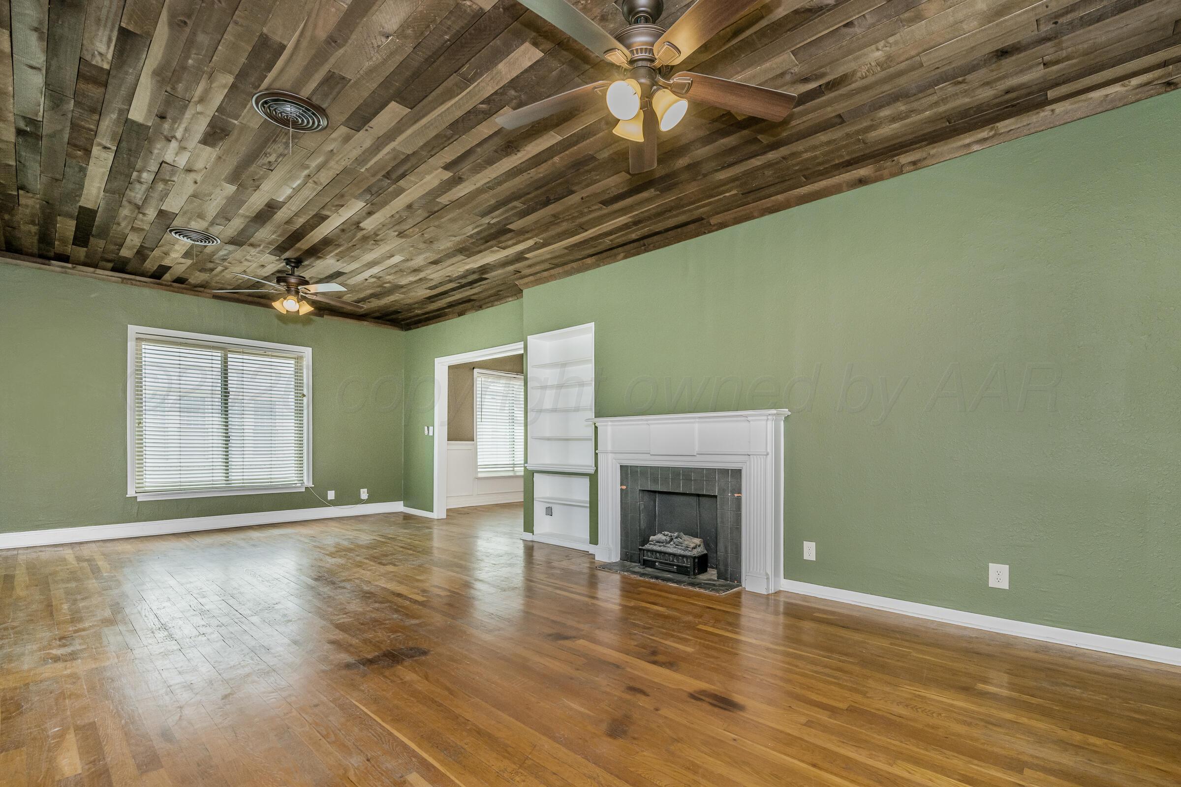 3314 Kingston Road Amarillo, TX 79106 - Photo 8 of 25 Front Living Room