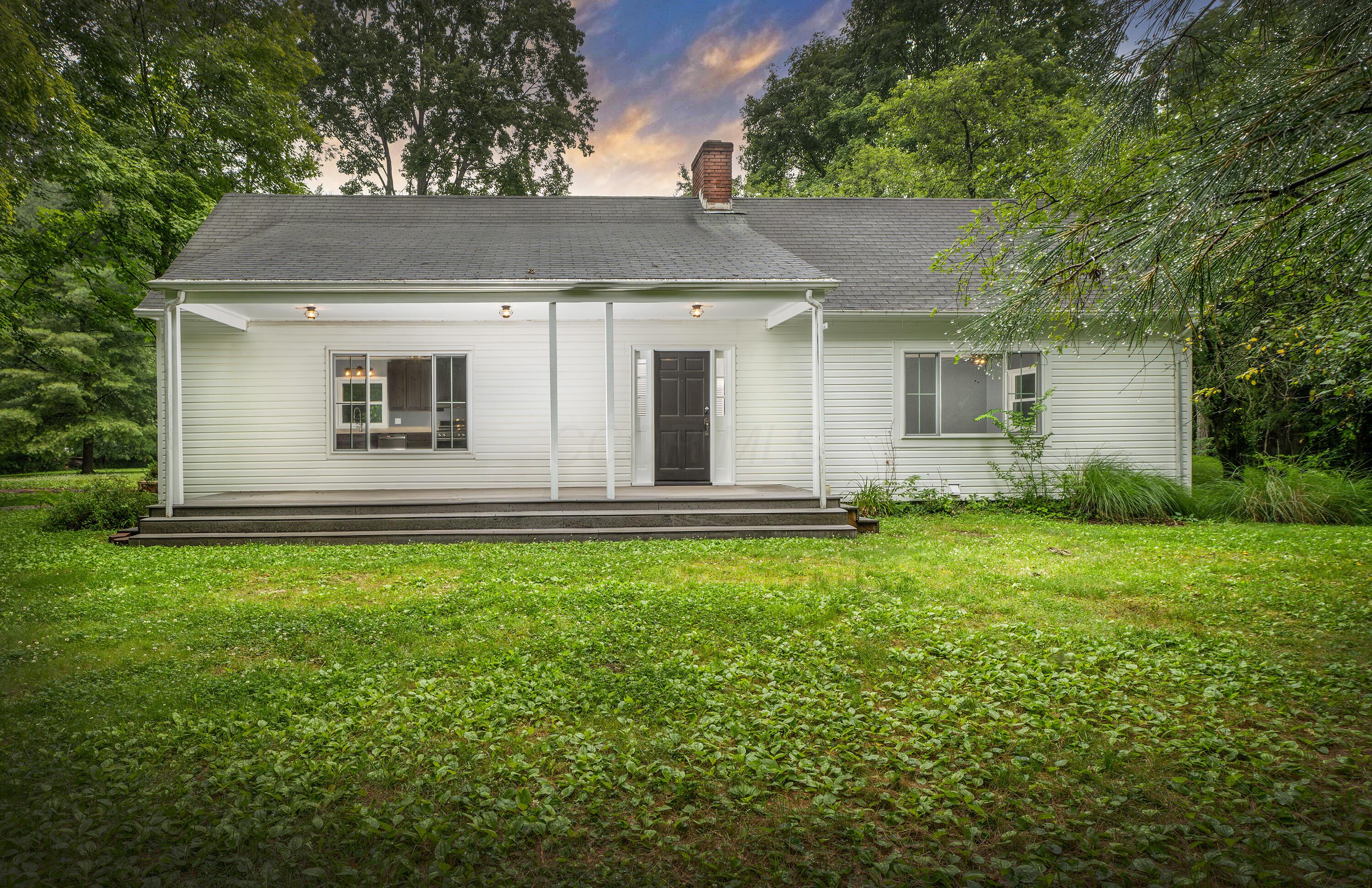 15571 Glen Road Mount Vernon, OH 43050 - Photo 2 of 43 15571Glen_02