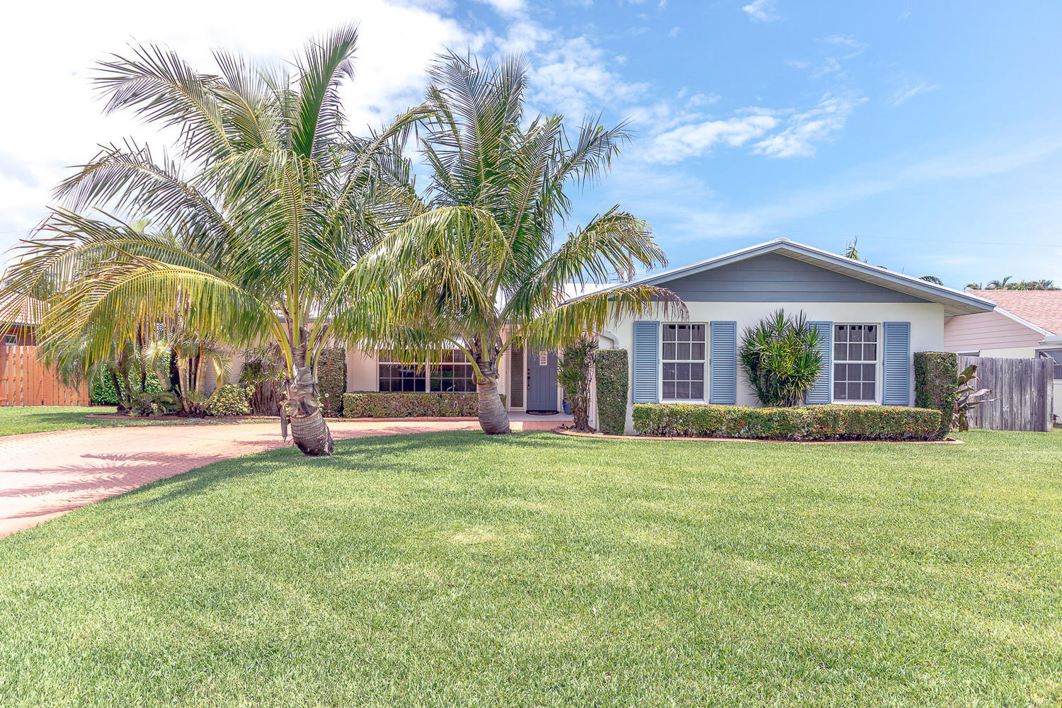 4885 Bimini Road Tequesta, FL 33469 - Photo 1 of 26 front of house