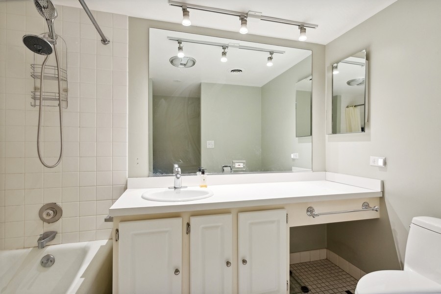 235 Ridge Road, Unit 1J Wilmette, IL 60091 - Photo 21 of 24 Gallery Image 21