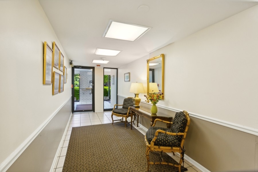 235 Ridge Road, Unit 1J Wilmette, IL 60091 - Photo 4 of 24 Gallery Image 4