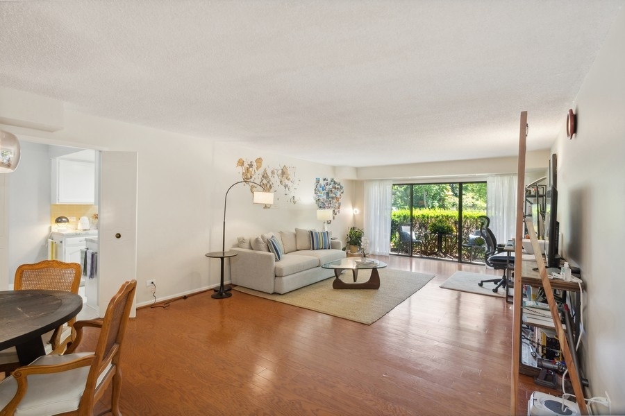 235 Ridge Road, Unit 1J Wilmette, IL 60091 - Photo 5 of 24 Gallery Image 5