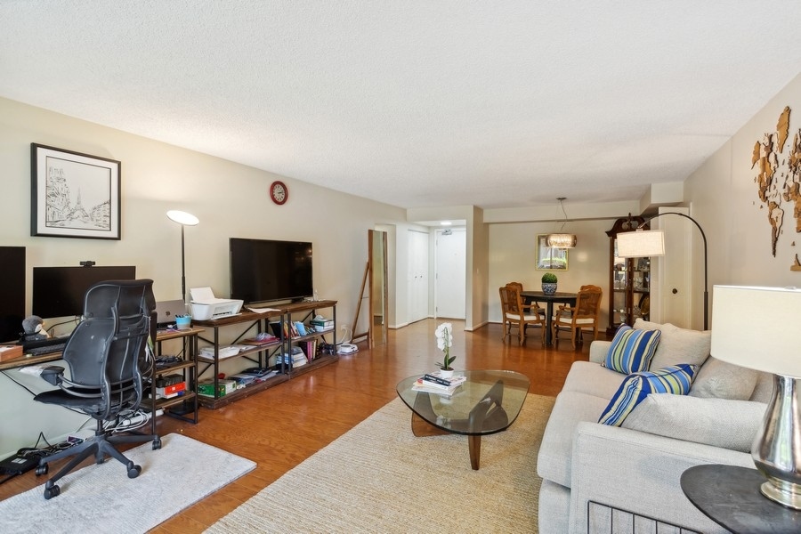 235 Ridge Road, Unit 1J Wilmette, IL 60091 - Photo 8 of 24 Gallery Image 8