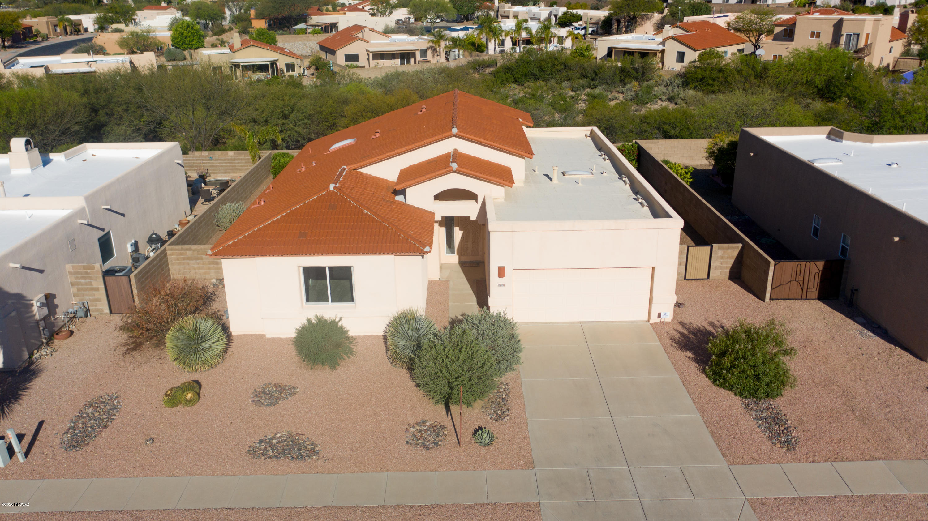 11247 North Sawtooth Road Tucson, AZ 85737 - Photo 1 of 26 Gallery Image 1