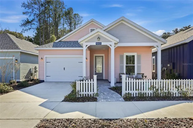 $375,000 | 1005 Northwest 132nd Boulevard, Newberry, FL 32669