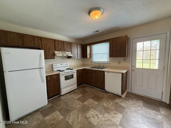 $895 | 123 Stallion Drive, Jacksonville, NC 28540