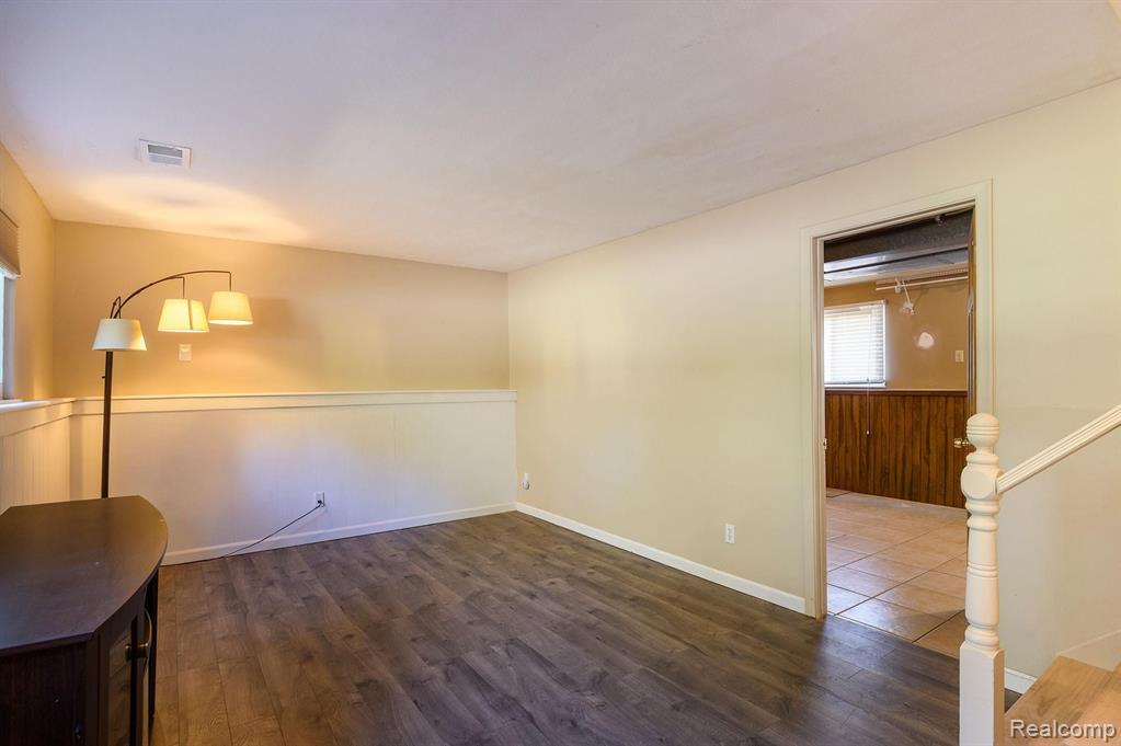 7232 Coldwater Road Flushing, MI 48433 - Photo 17 of 25