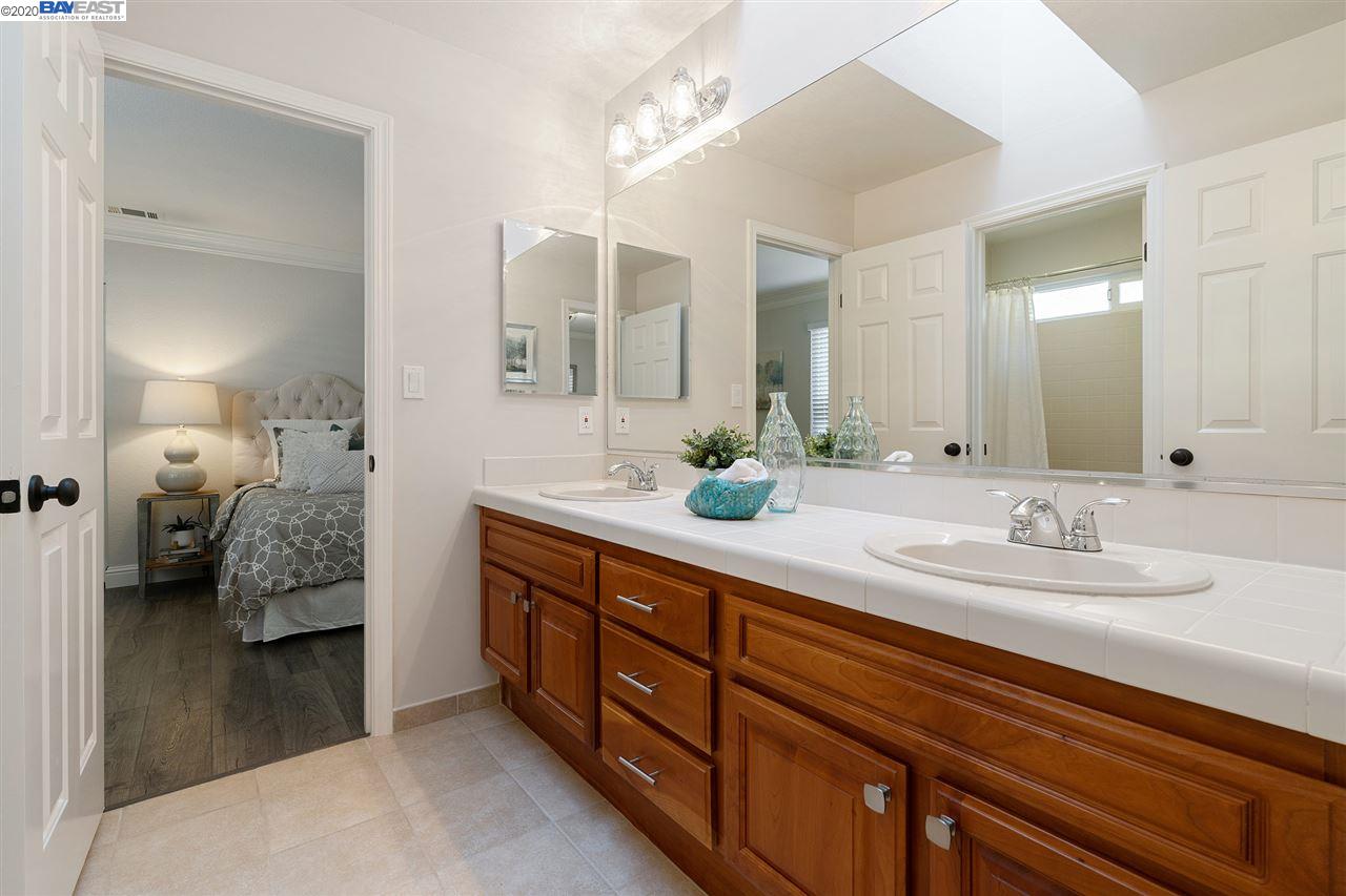 202 Lakeridge Way San Ramon, CA 94582 - Photo 33 of 40