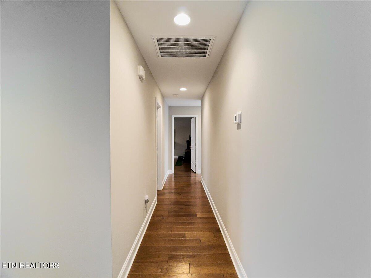 107 Mistletoeberry Road Oak Ridge, TN 37830 - Photo 27 of 60 28-Hallway