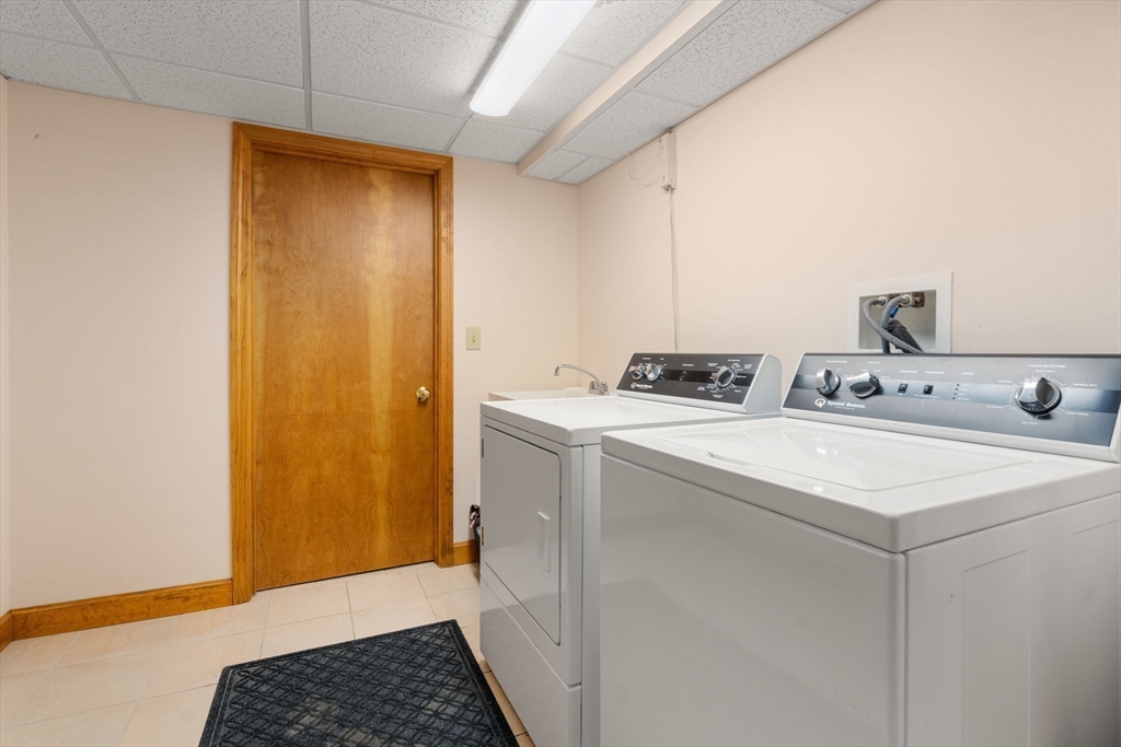 15 Walton Street Wakefield, MA 01880 - Photo 32 of 39