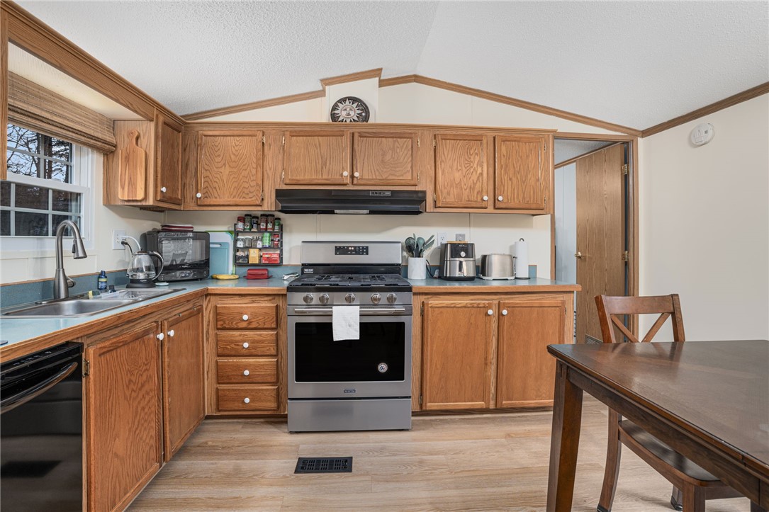 11 Liena Rose Way Coventry, RI 02816 - Photo 7 of 29