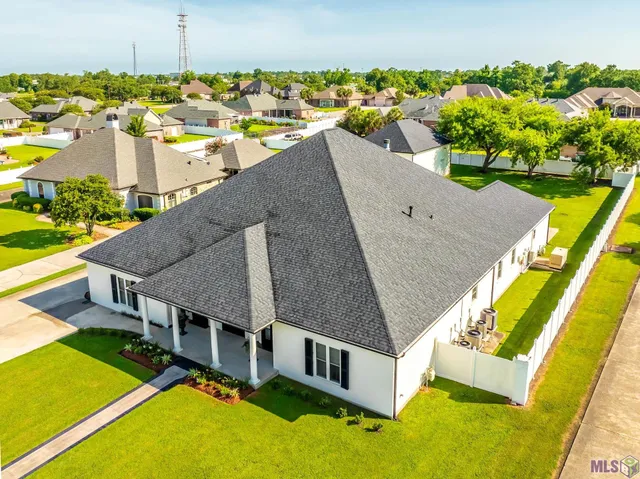 $899,900 | 1120 Museum Drive, Houma, LA 70360