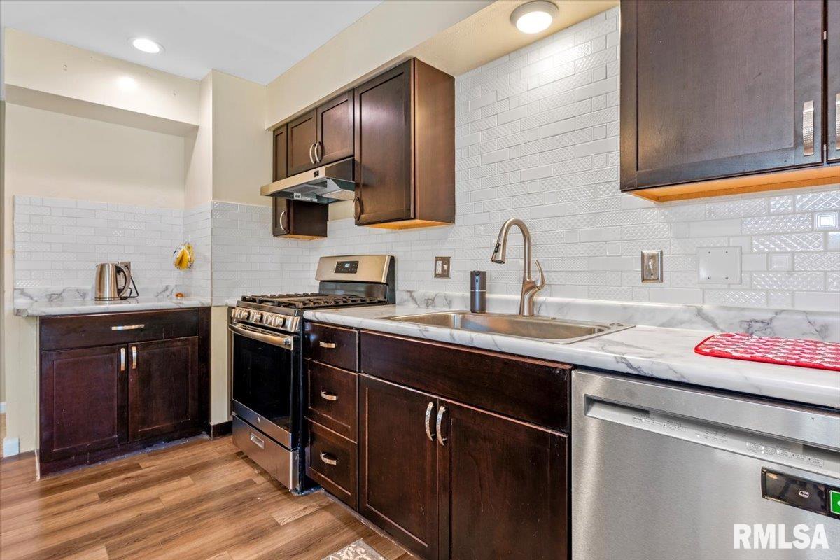 2808 Cardigan Drive Springfield, IL 62702 - Photo 13 of 32