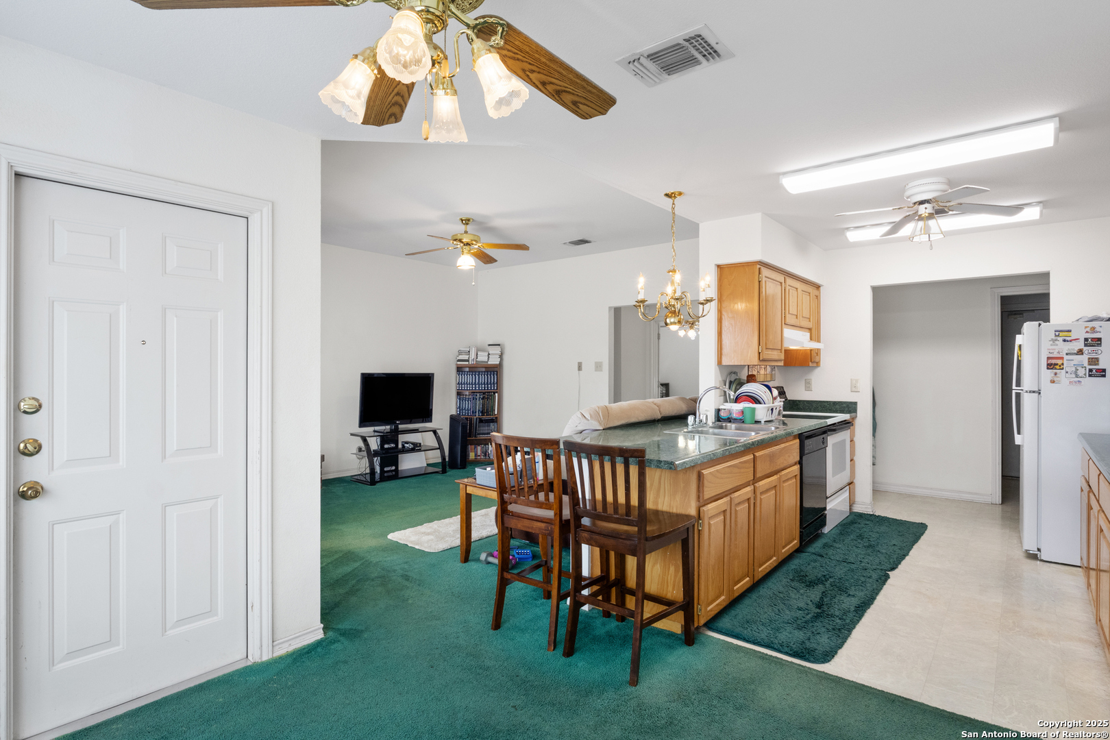 7026 Misty Ridge Drive Converse, TX 78109 - Photo 4 of 19