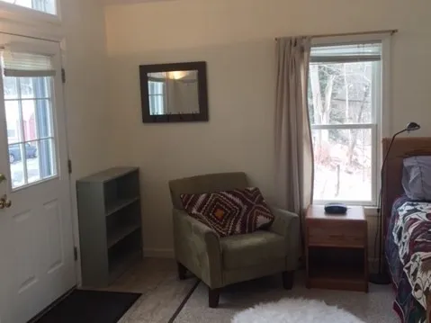 $1,250 | 290 North Pleasant Street, Unit 3, Amherst, MA 01002