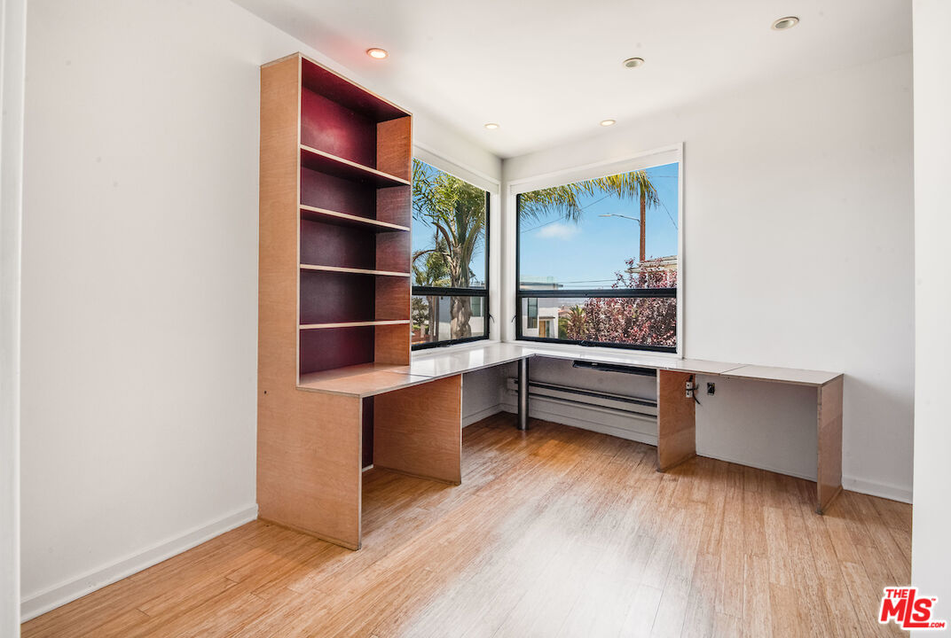 224 Sunridge Street Playa del Rey, CA 90293 - Photo 22 of 44 a living room with furniture and a wooden floor