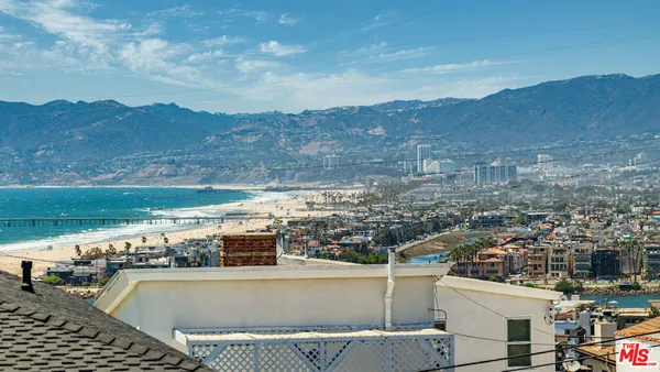 $11,500 | 224 Sunridge Street, Playa del Rey, CA 90293