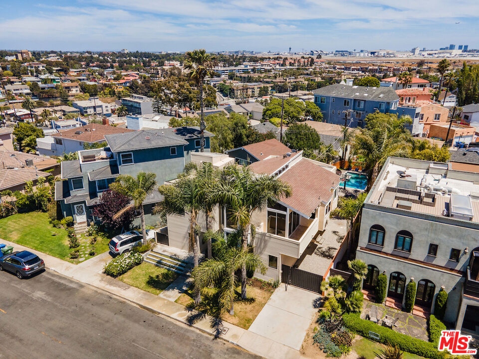 224 Sunridge Street Playa del Rey, CA 90293 - Photo 37 of 44 an aerial view of multiple house