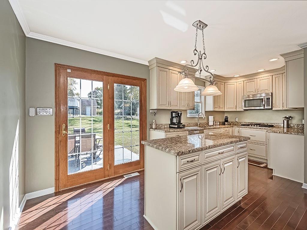 5060 Hardt Road Gibsonia, PA 15044 - Photo 6 of 25 Gallery Image 6