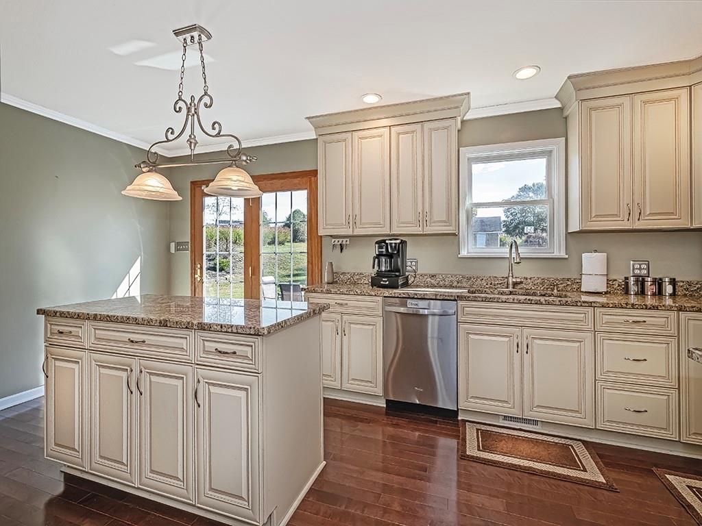 5060 Hardt Road Gibsonia, PA 15044 - Photo 7 of 25 Gallery Image 7