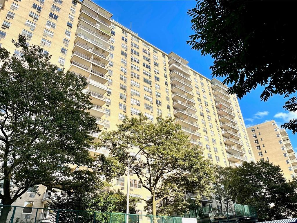 view of a large building