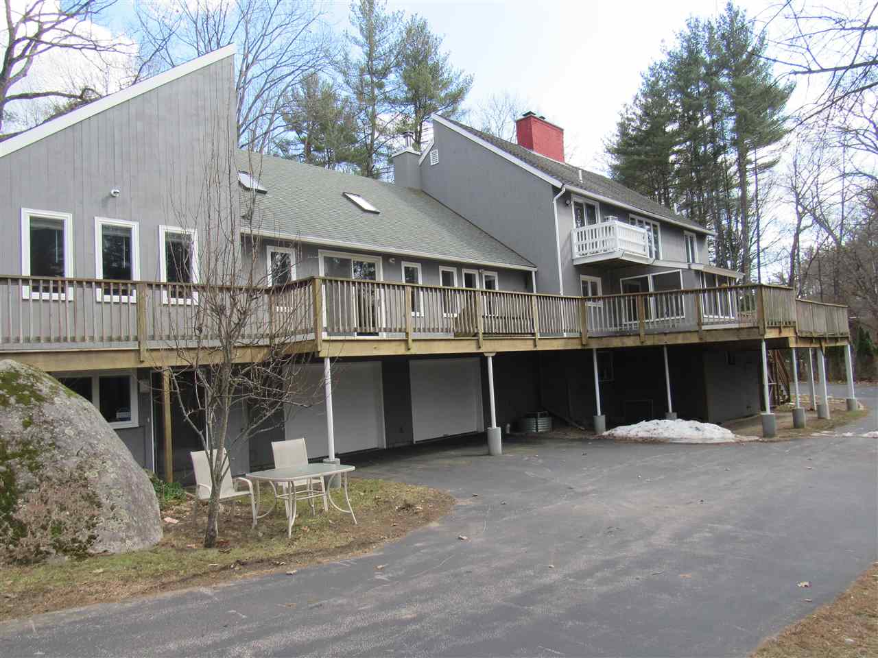 18 Old Manchester Road Amherst, NH 03031 - Photo 2 of 40 Gallery Image 2