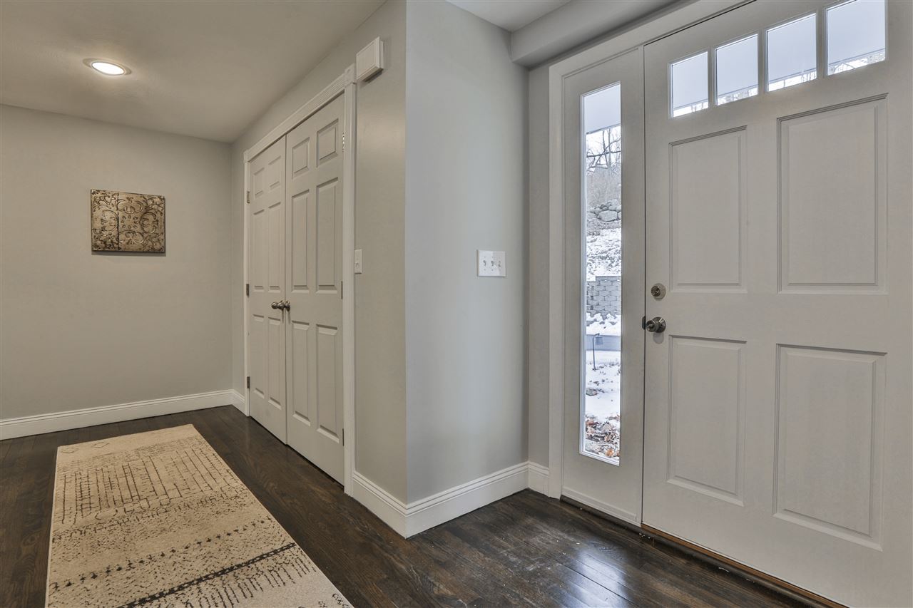 18 Old Manchester Road Amherst, NH 03031 - Photo 6 of 40 Gallery Image 6