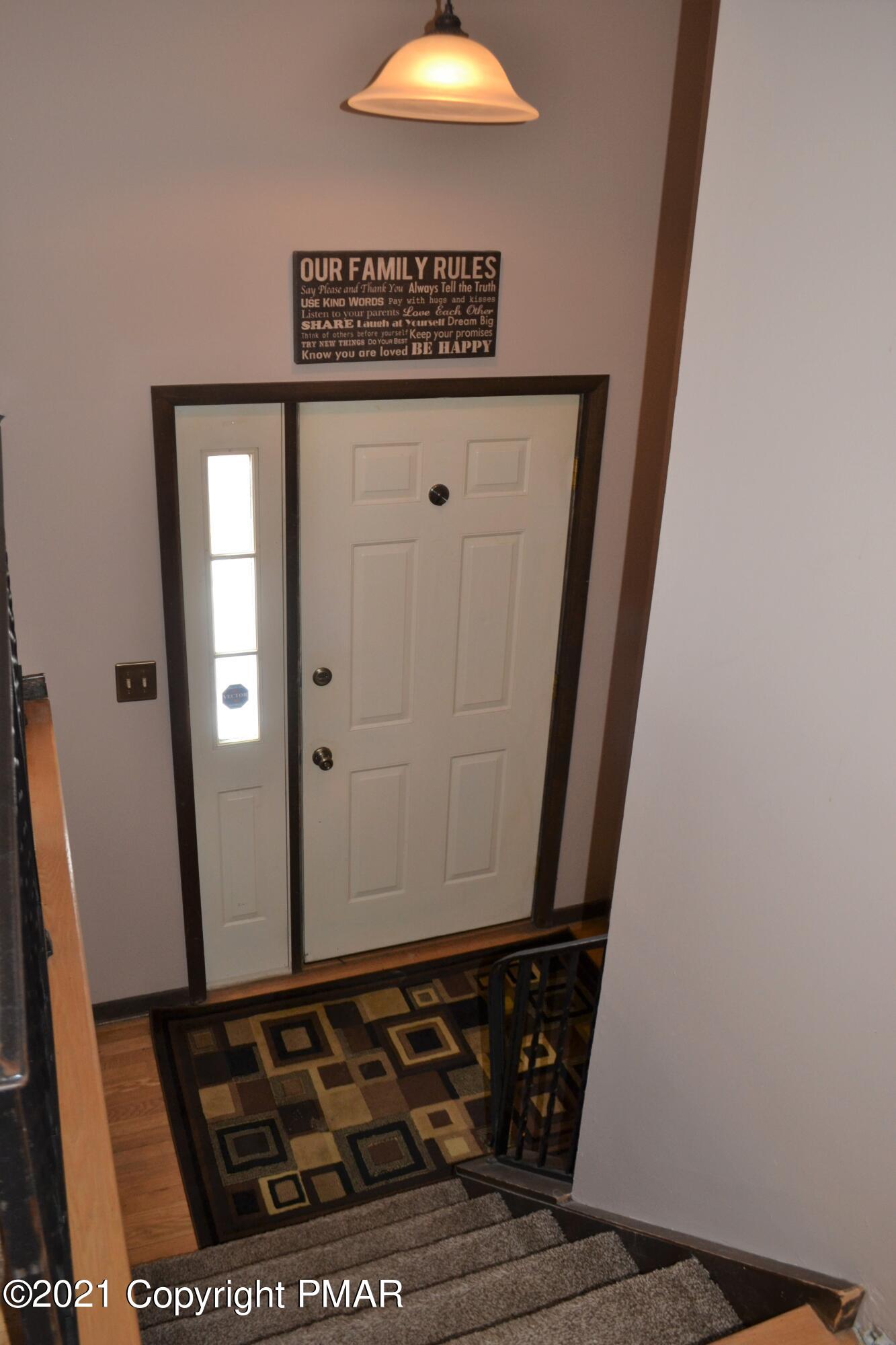 153 Frantz Road Stroudsburg, PA 18360 - Photo 20 of 36 Foyer