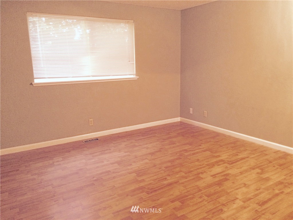 2126 172nd Place Southeast Bothell, WA 98012 - Photo 8 of 25