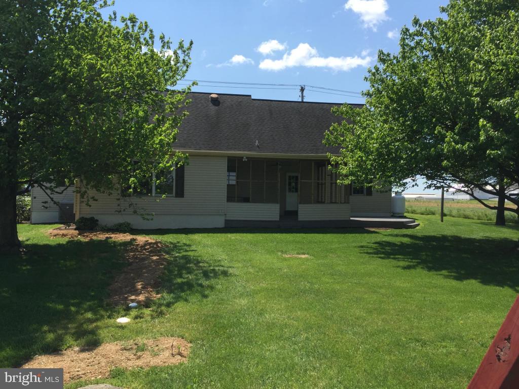 374 Lititz Road Manheim, PA 17545 - Photo 4 of 18