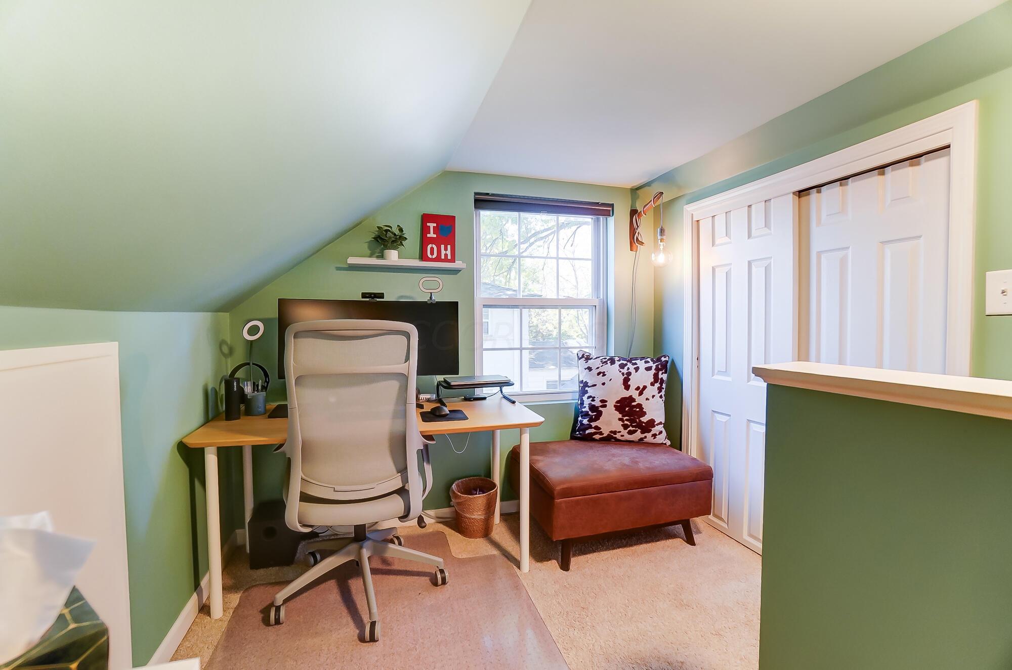 2899 Bryden Road Columbus, OH 43209 - Photo 20 of 31 Upstairs Office/Den Area