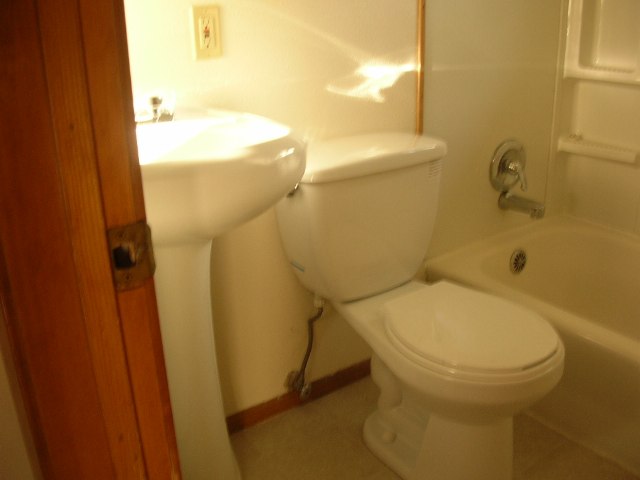 2208 North Vista Road Spokane Valley, WA 99212 - Photo 6 of 9