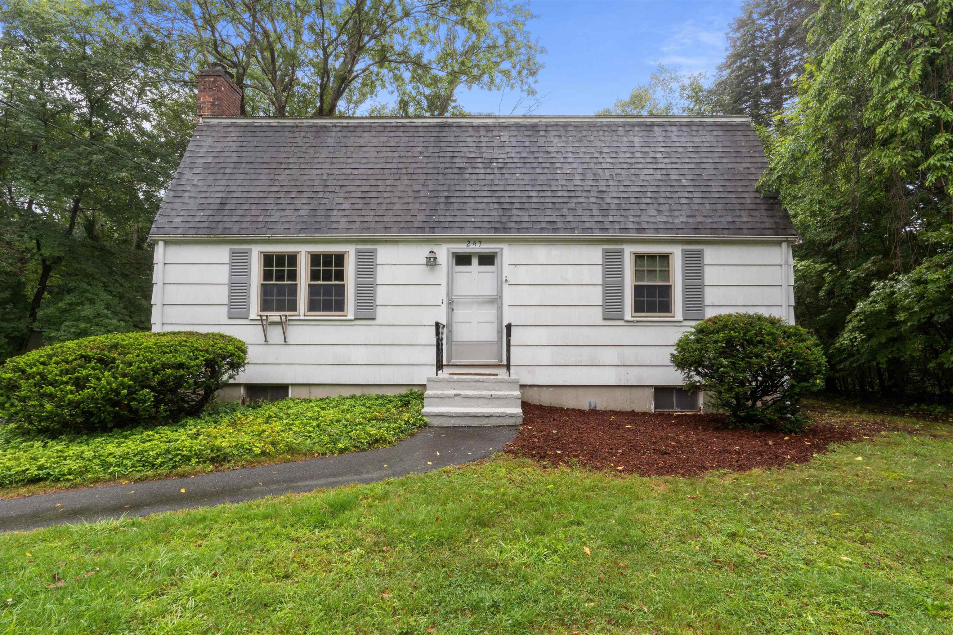 247 East Road Hampstead, NH 03841 - Photo 1 of 27