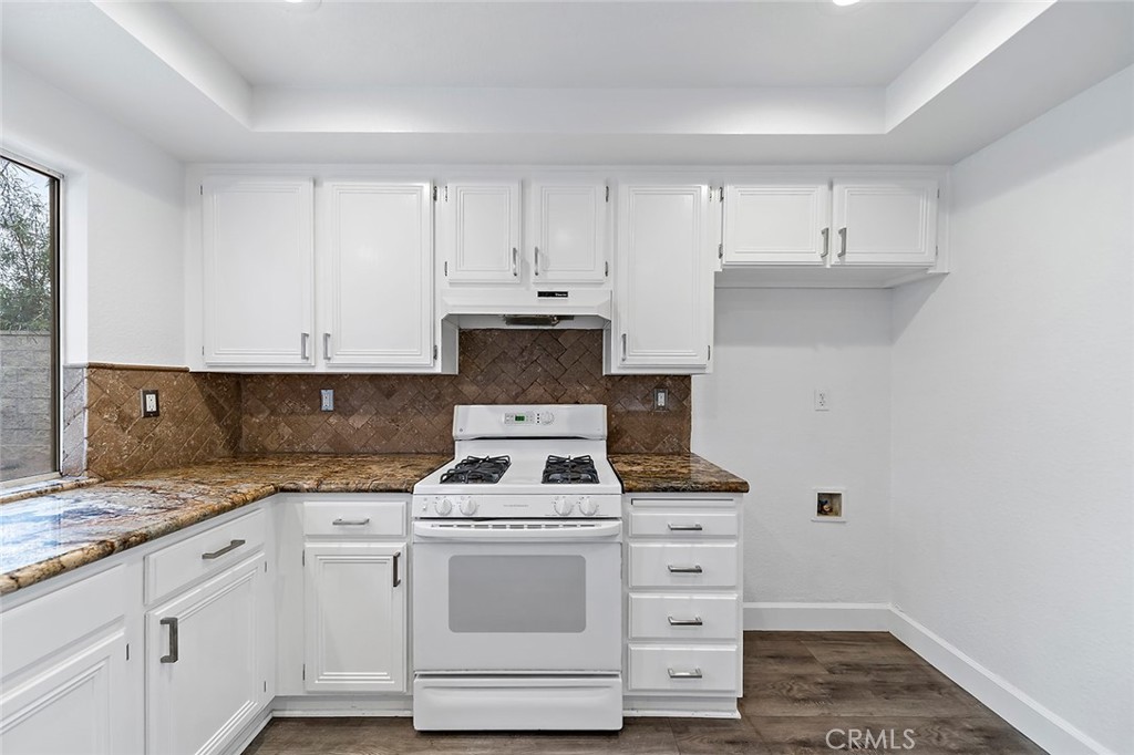 701 Black Oak Circle Corona, CA 92881 - Photo 15 of 46