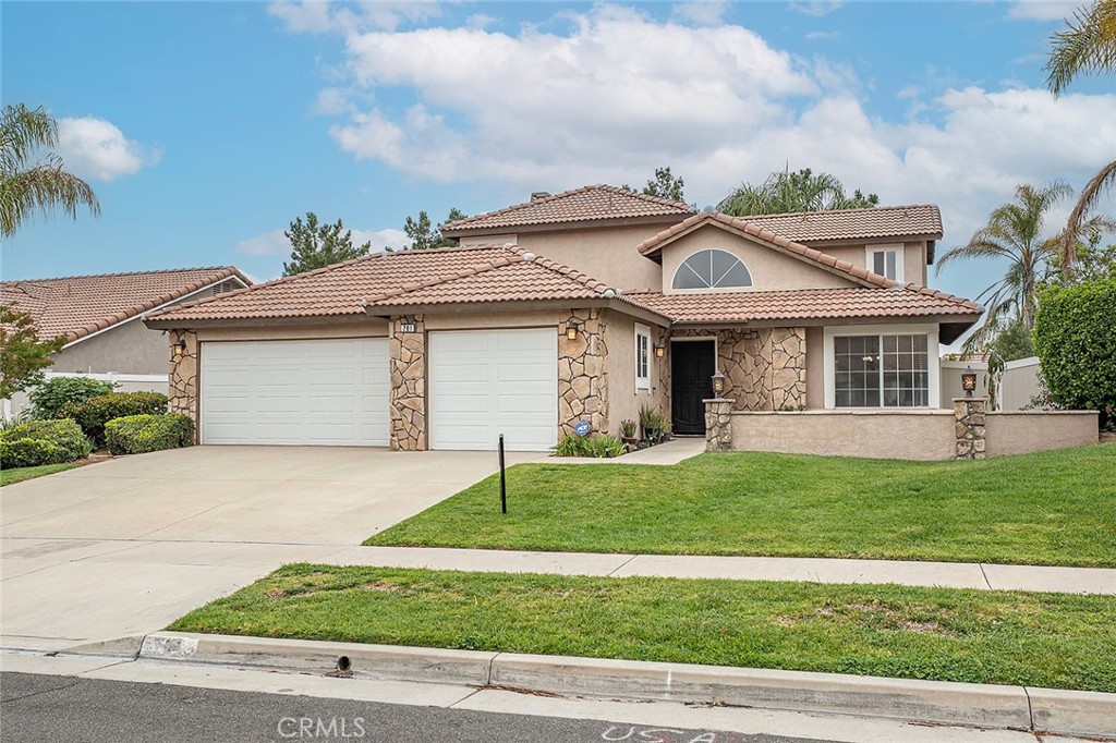 701 Black Oak Circle Corona, CA 92881 - Photo 3 of 46