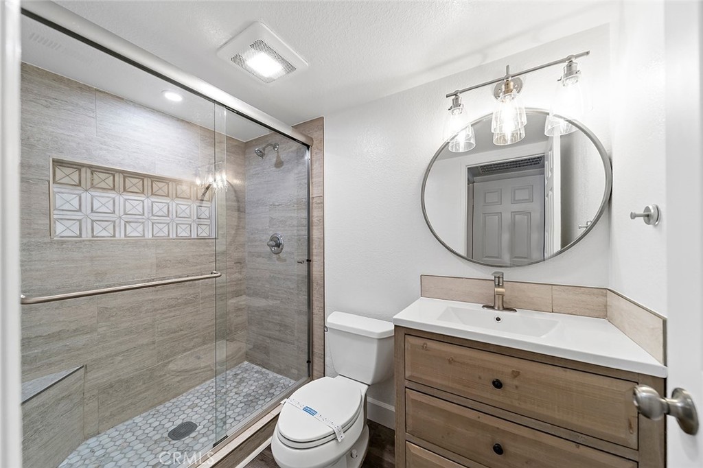 701 Black Oak Circle Corona, CA 92881 - Photo 8 of 46