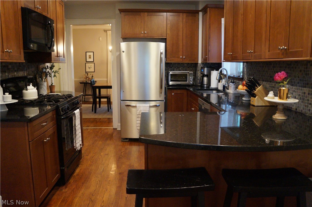 3089 East Overlook Road Cleveland, OH 44118 - Photo 2 of 26 Gallery Image 2