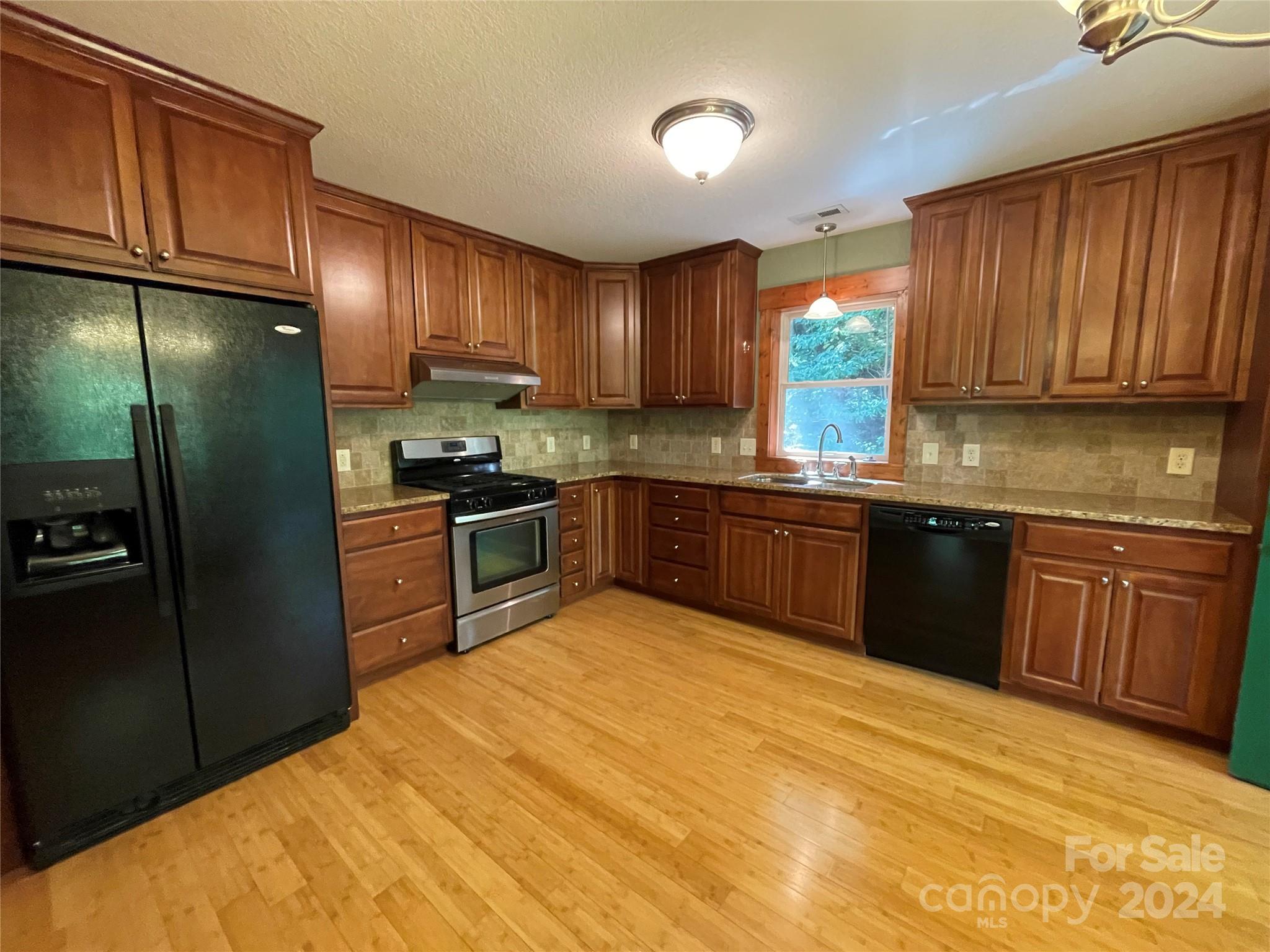 350 Balsam View Road Franklin, NC 28734 - Photo 2 of 44 Gallery Image 2