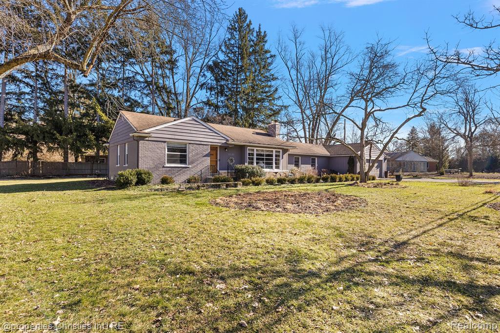 32630 Evergreen Road Beverly Hills, MI 48025 - Photo 2 of 37
