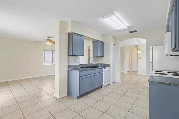 $2,400 | 12934 Fennway Ridge Drive, Riverview, FL 33579