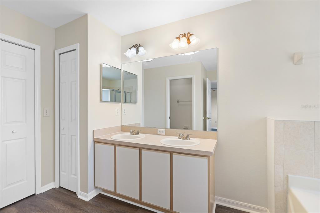 12934 Fennway Ridge Drive Riverview, FL 33579 - Photo 17 of 29