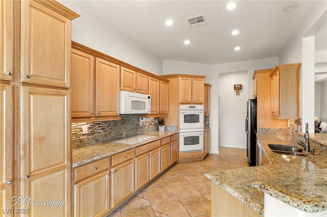993 Starlight Terrace Way Mesquite, NV 89034 - Photo 14 of 46 Kitchen